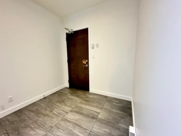 203 200 Nelson's Crescent, New Westminster, BC, New Westminster — Apartment/Condo for sale