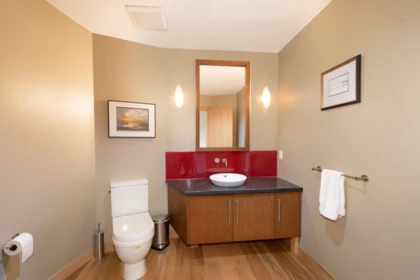 Powder Room Photo of 4895 Northwood Drive, West Vancouver, BC