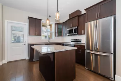 Kitchen Island Photo of 2 44420 Sherry Drive, Chilliwack, BC