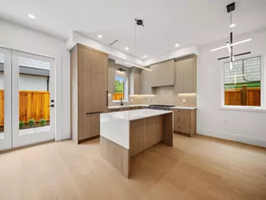 Breakfast Nook Photo of 2- 2547 E 2nd Avenue, Vancouver, BC