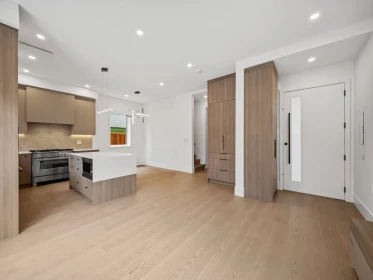 2- 2547 E 2nd Avenue, Vancouver, BC, Vancouver — Half Duplex for sale