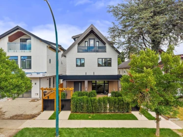 2- 2547 E 2nd Avenue, Vancouver, BC, Vancouver — Half Duplex for sale