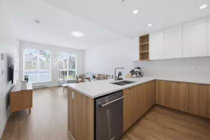 220 750 Dogwood Street, Coquitlam, BC, Coquitlam — Apartment/Condo for sale