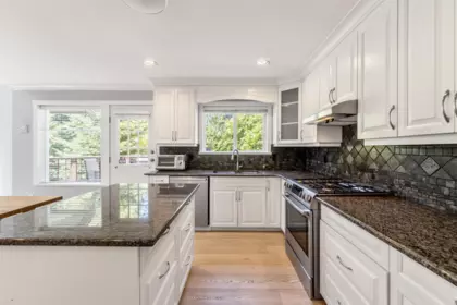 Breakfast Nook Photo of 1788 Gordon Avenue, West Vancouver, BC