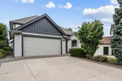 44497 Elsie Place, Chilliwack, BC, Chilliwack — Single Family Residence for sale
