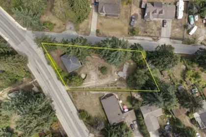 Front Yard Photo of 5724 Porpoise Bay Road, Sechelt, BC
