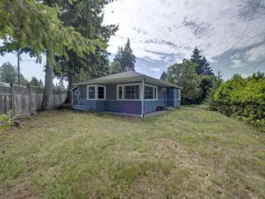 Kitchen Photo of 5724 Porpoise Bay Road, Sechelt, BC