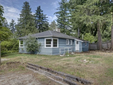 5724 Porpoise Bay Road, Sechelt, BC, Sechelt — Single Family Residence for sale