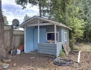 Outdoor Patio Photo of 5724 Porpoise Bay Road, Sechelt, BC