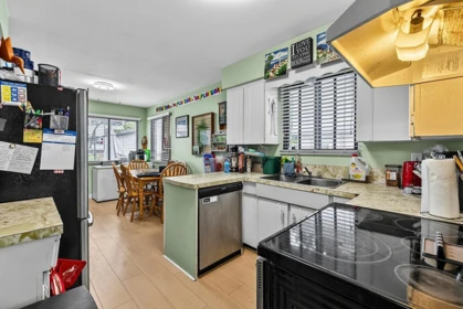 Breakfast Nook Photo of 5343 Neville Street, Burnaby, BC