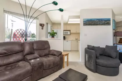 Basement Recreation Room Photo of 203 33669 2 Avenue, Mission, BC