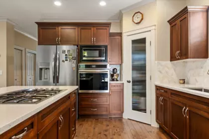 Walk-In Closet Photo of 5801 Shawnigan Drive, Chilliwack, BC