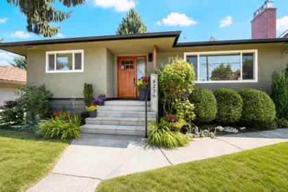 8236 17th Avenue, Burnaby, BC, Burnaby — Single Family Residence for sale