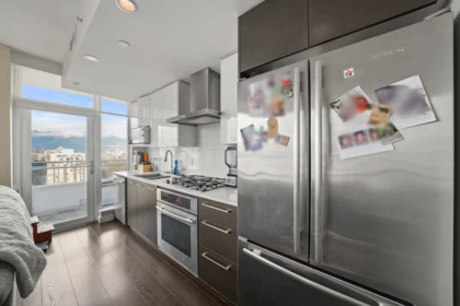 Kitchen Photo of 1915 1618 Quebec Street, Vancouver, BC