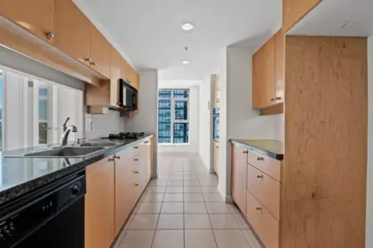1803 1710 Bayshore Drive, Vancouver, BC, Vancouver — Apartment/Condo for sale