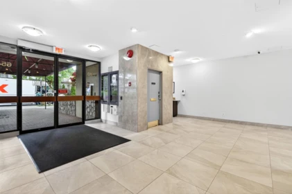 Entry Foyer Photo of 1903 6540 Burlington Avenue, Burnaby, BC
