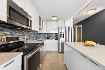 Kitchen Island Photo of 1903 6540 Burlington Avenue, Burnaby, BC