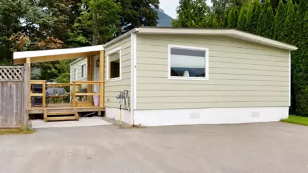 Front Yard Photo of 8 39884 Government Road, Squamish, BC