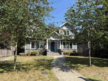 842 W 20th Street, North Vancouver, BC, North Vancouver — Single Family Residence for sale