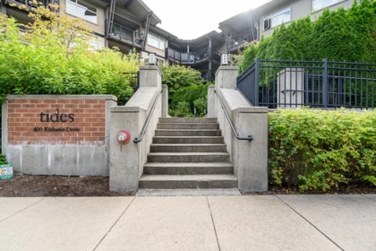 213 400 Klahanie Drive, Port Moody, BC, Port Moody — Apartment/Condo for sale