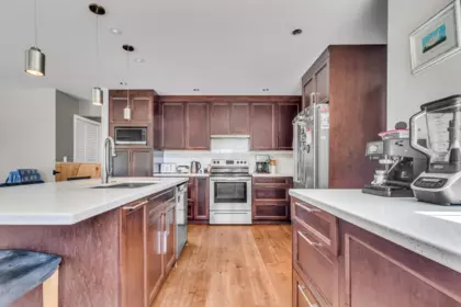 Kitchen Island Photo of 23547 108 Avenue, Maple Ridge, BC