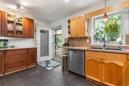 Breakfast Nook Photo of 35194 Christina Place, Abbotsford, BC