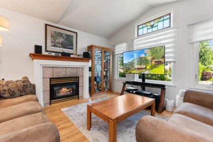 Kitchen Photo of 35194 Christina Place, Abbotsford, BC