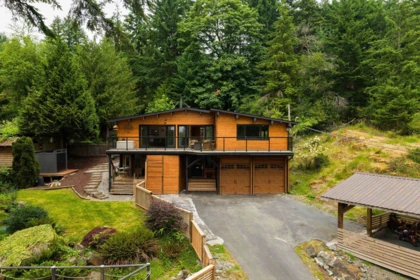 Community Amenities Photo (Clubhouse) of 1222 Miller Road, Bowen Island, BC