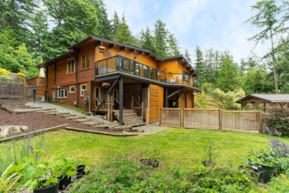 Outdoor Deck Photo of 1222 Miller Road, Bowen Island, BC