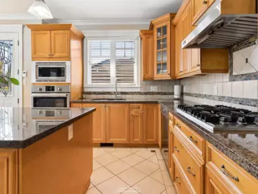 Primary Bedroom Photo of 255 Carleton Avenue, Burnaby, BC