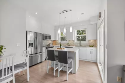 Kitchen Island Photo of 23 20856 76 Avenue, Langley, BC