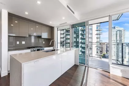 1902 4711 Hazel Street, Burnaby, BC, Burnaby — Apartment/Condo for sale