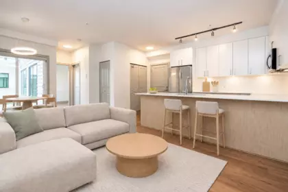 210 6968 Royal Oak Avenue, Burnaby, BC, Burnaby — Apartment/Condo for sale