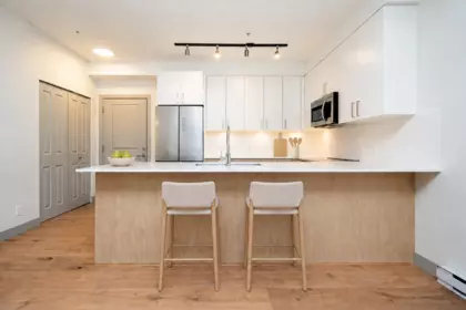 210 6968 Royal Oak Avenue, Burnaby, BC, Burnaby — Apartment/Condo for sale