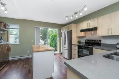 Dining Area Photo of 33 20875 80 Avenue, Langley, BC