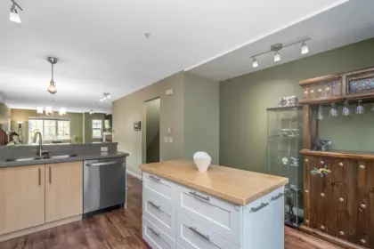 Kitchen Island Photo of 33 20875 80 Avenue, Langley, BC