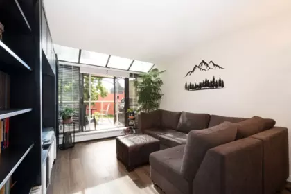 Breakfast Nook Photo of 104 812 Milton Street, New Westminster, BC