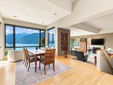 Kitchen Island Photo of 108 Furry Creek Drive, West Vancouver, BC