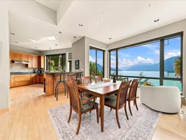 Kitchen Photo of 108 Furry Creek Drive, West Vancouver, BC