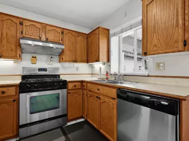 1609 Sixth Avenue, New Westminster, BC, New Westminster — Single Family Residence for sale