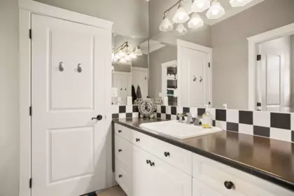 Laundry Room Photo of 5562 Crown Street, Vancouver, BC