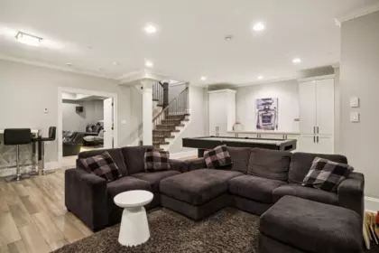 Swimming Pool Photo of 5562 Crown Street, Vancouver, BC