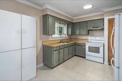 Walk-In Closet Photo of 13314 114 Avenue, Surrey, BC