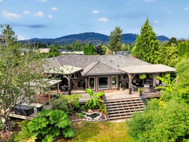 Family Room Photo of 34088 York Avenue, Mission, BC