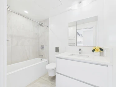 Guest Bathroom Photo of 605 180 E 2nd Avenue, Vancouver, BC