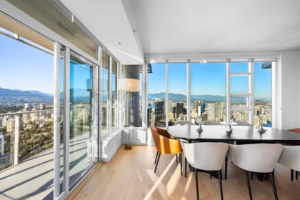 Dining Area Photo of 5602 1289 Hornby Street, Vancouver, BC