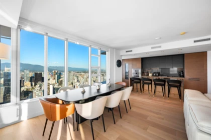 Family Room Photo of 5602 1289 Hornby Street, Vancouver, BC