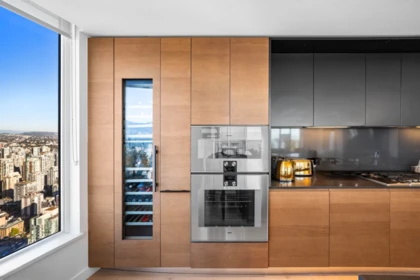 Kitchen Island Photo of 5602 1289 Hornby Street, Vancouver, BC