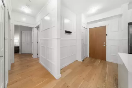 Basement Recreation Room Photo of 417 119 W 22nd Street, North Vancouver, BC