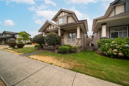 19096 68a Avenue, Surrey, BC, Surrey — Single Family Residence for sale